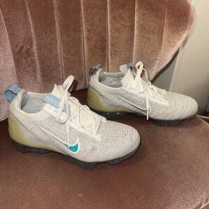 Nike Vapor Max - Size 3.5Y